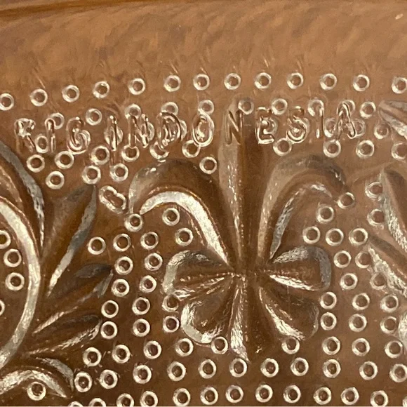 Vintage KIG Indonesia Pressed Glass Clear Plates 9” Diamond Dot Fleur De Lis - Picture 9 of 9